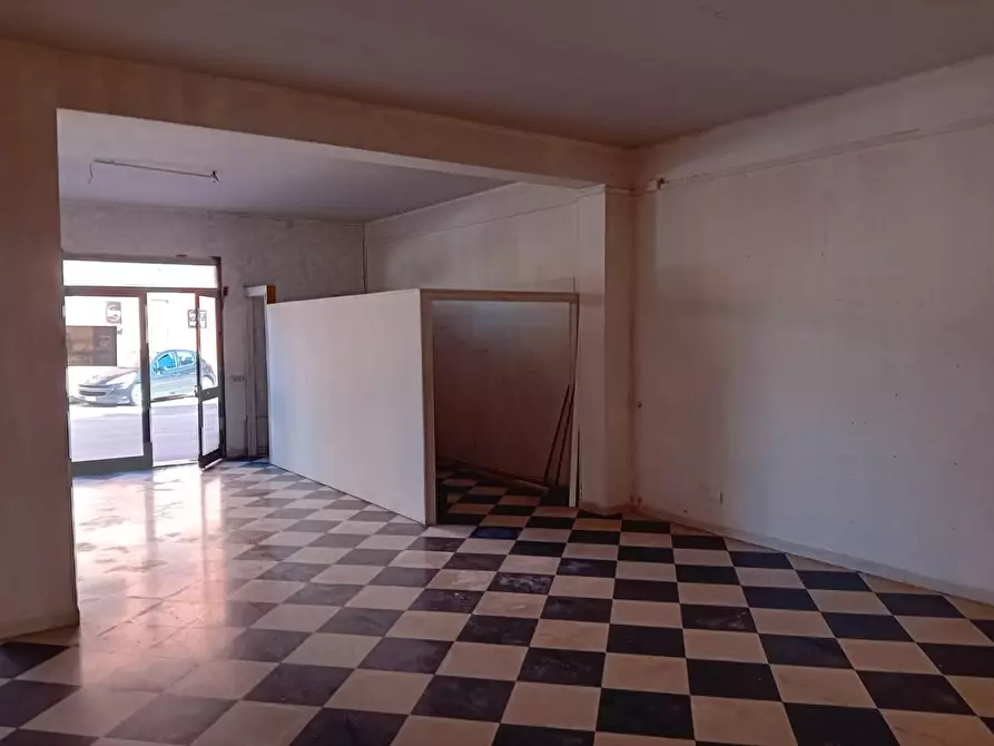 Immagine 6 di Locale commerciale in affitto  a Ispica