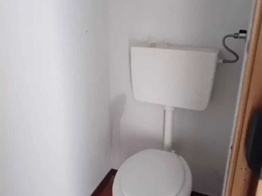 Immagine 8 di Locale commerciale in affitto  a Ispica