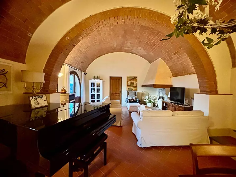 Immagine 24 di Casa colonica in vendita  a Palaia