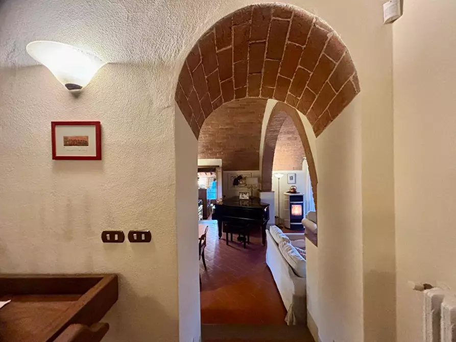 Immagine 36 di Casa colonica in vendita  a Palaia