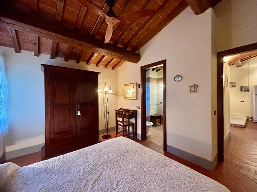 Immagine 59 di Casa colonica in vendita  a Palaia