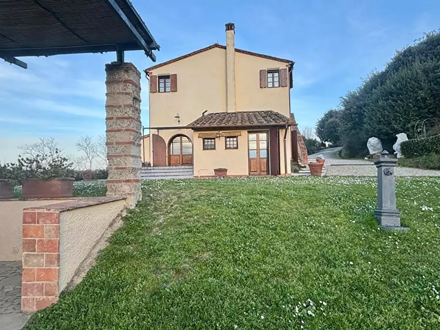 Immagine 9 di Casa colonica in vendita  a Palaia