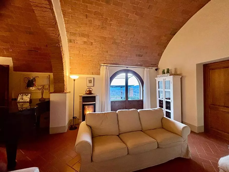 Immagine 25 di Casa colonica in vendita  a Palaia