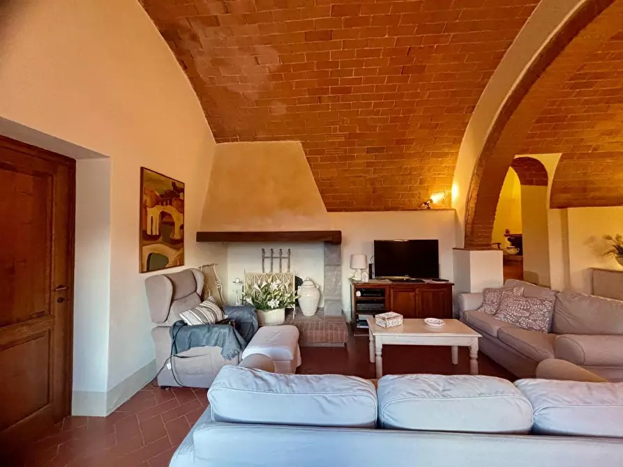 Immagine 26 di Casa colonica in vendita  a Palaia