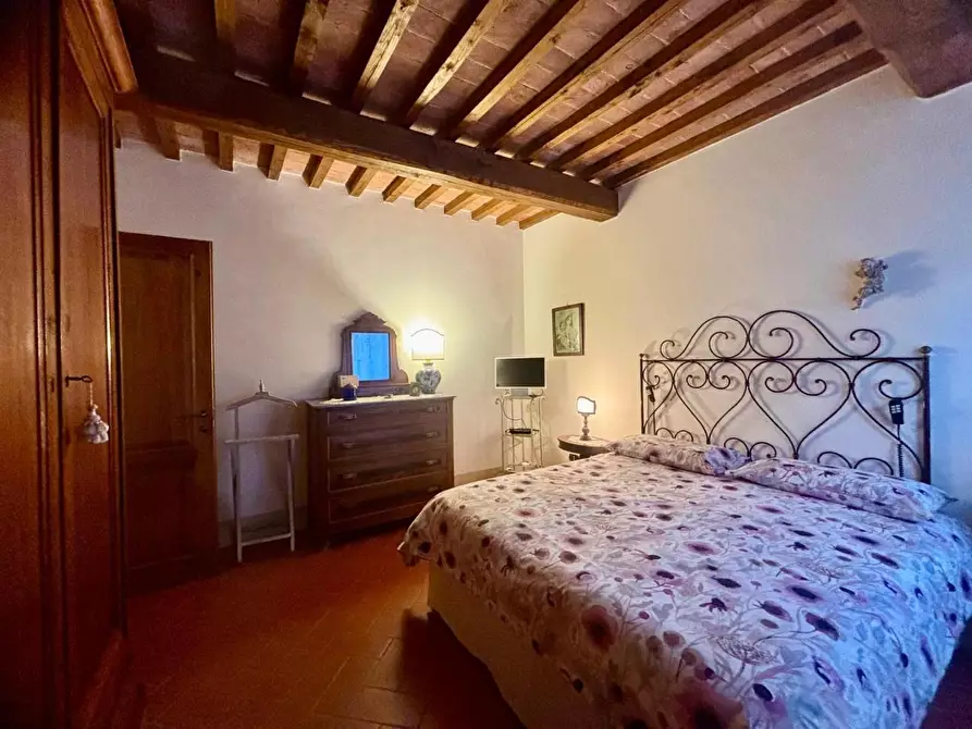 Immagine 51 di Casa colonica in vendita  a Palaia