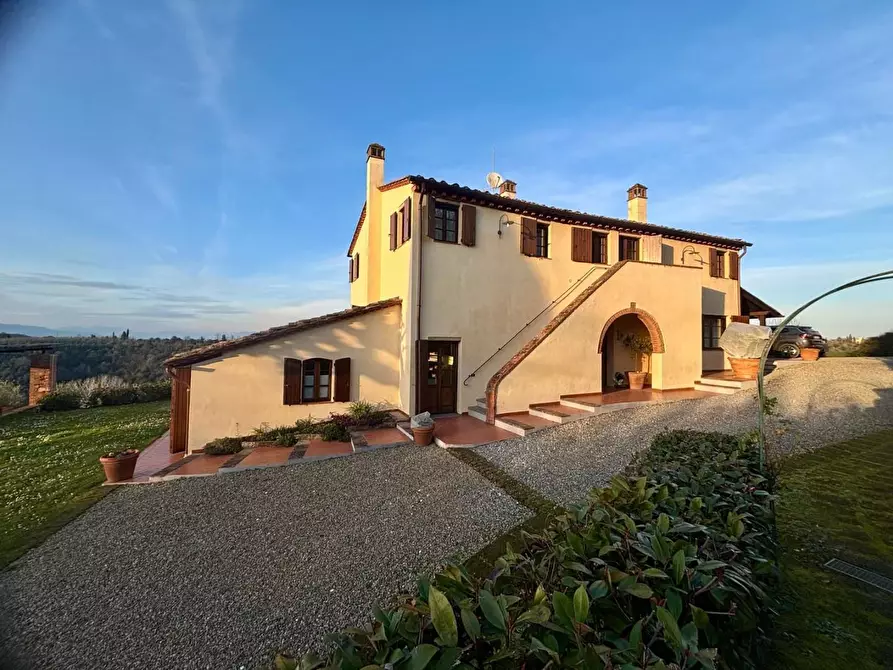 Immagine 2 di Casa colonica in vendita  a Palaia