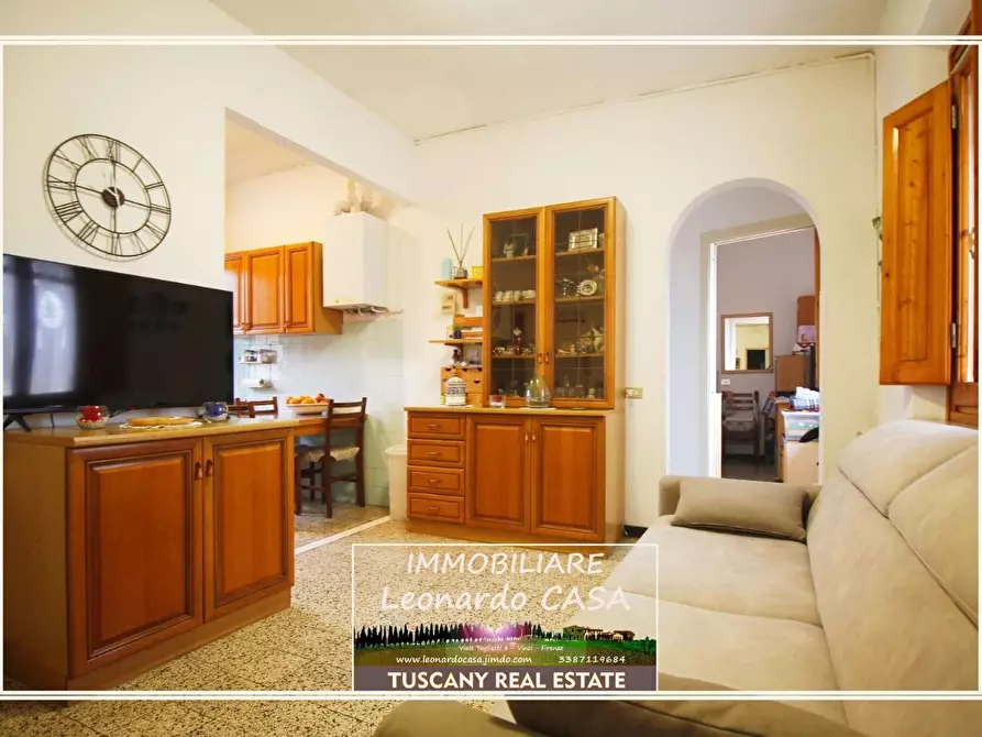 Immagine 1 di Appartamento in vendita  a Capraia E Limite