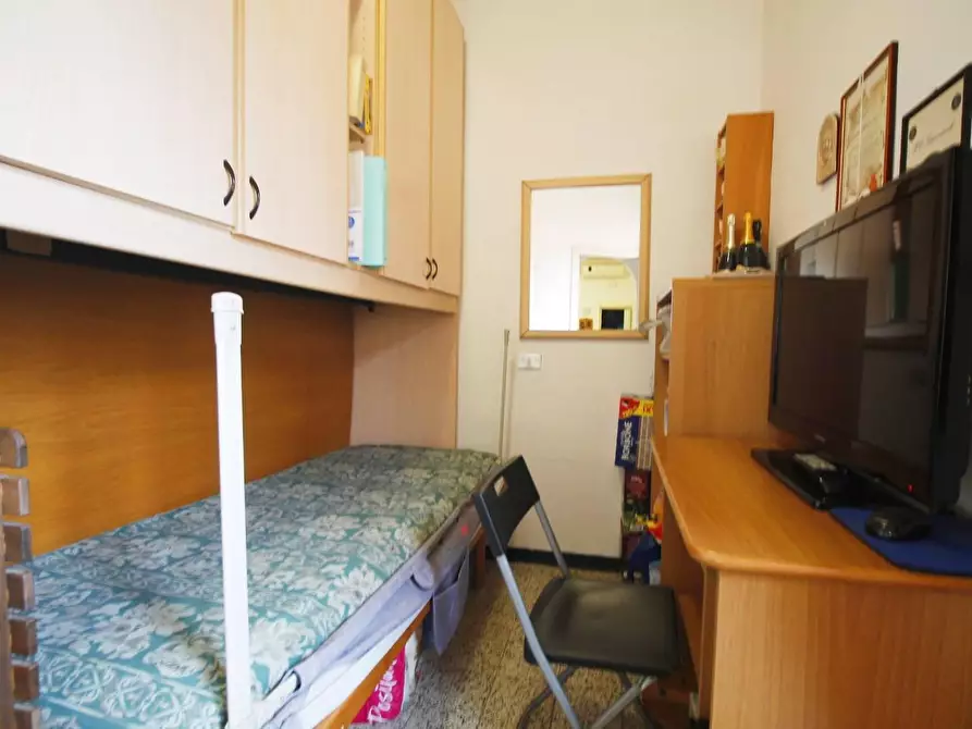 Immagine 18 di Appartamento in vendita  a Capraia E Limite