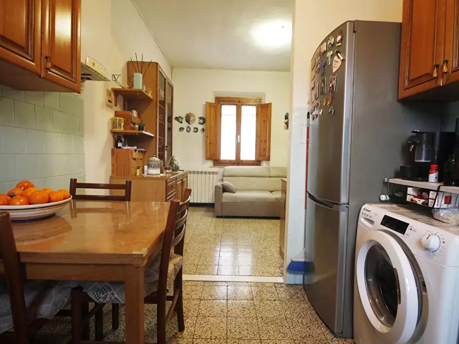 Immagine 10 di Appartamento in vendita  a Capraia E Limite