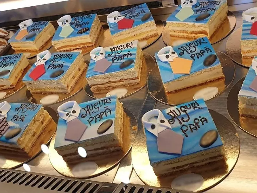 Immagine 8 di Bar / Ristorante in vendita  a Campi Bisenzio