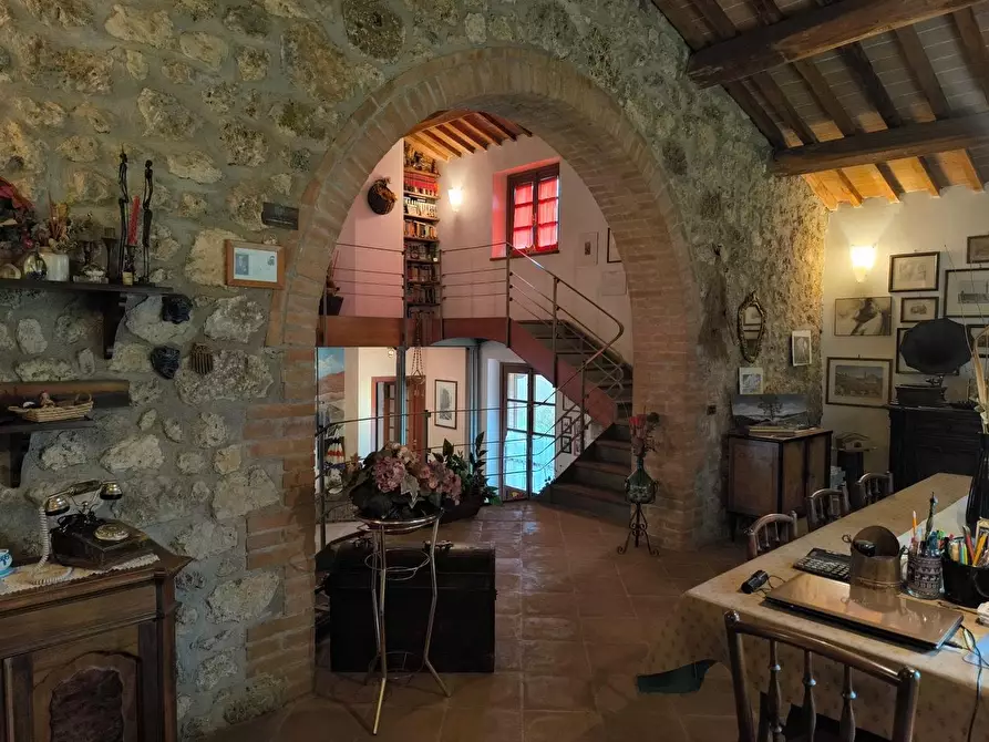 Immagine 67 di Casa colonica in vendita  a Monteriggioni