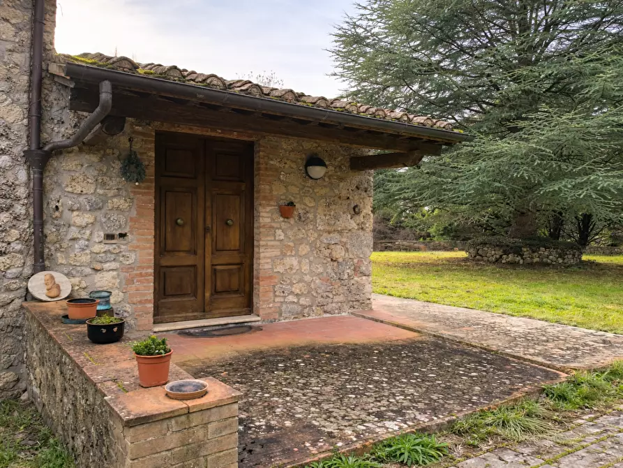 Immagine 4 di Casa colonica in vendita  a Monteriggioni