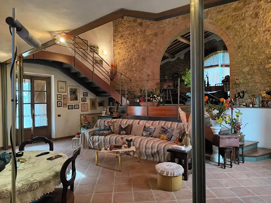 Immagine 34 di Casa colonica in vendita  a Monteriggioni