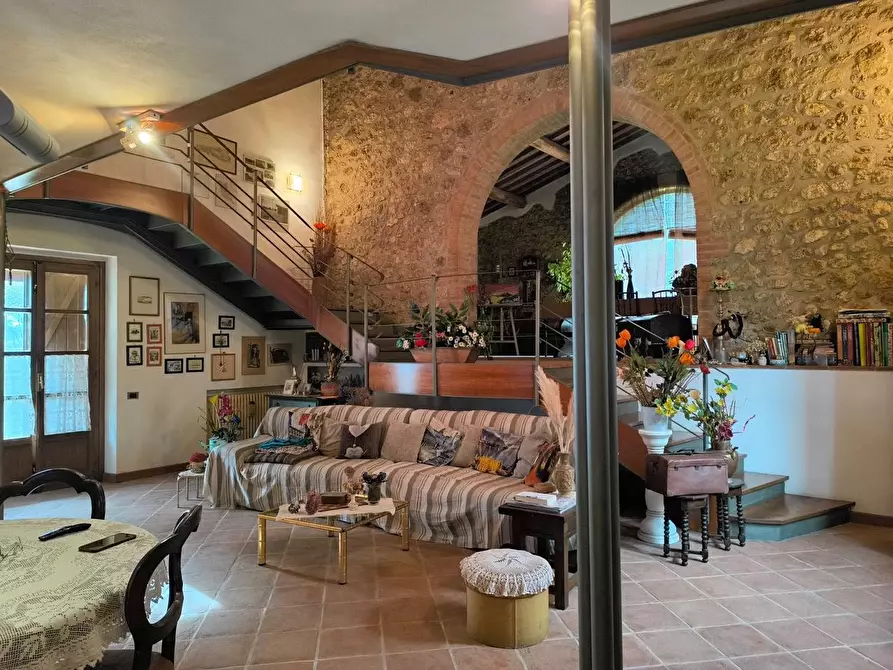 Immagine 35 di Casa colonica in vendita  a Monteriggioni