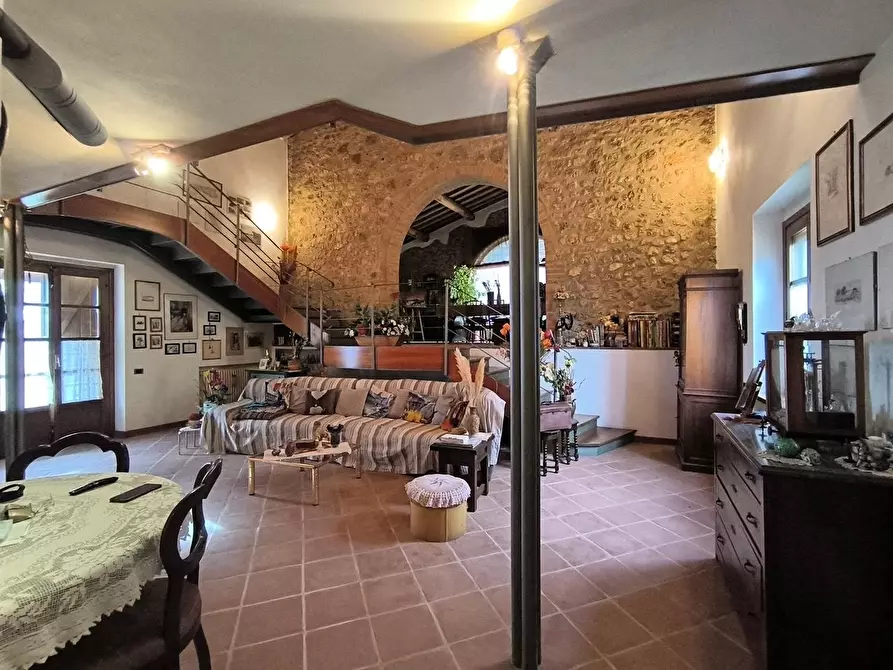 Immagine 36 di Casa colonica in vendita  a Monteriggioni