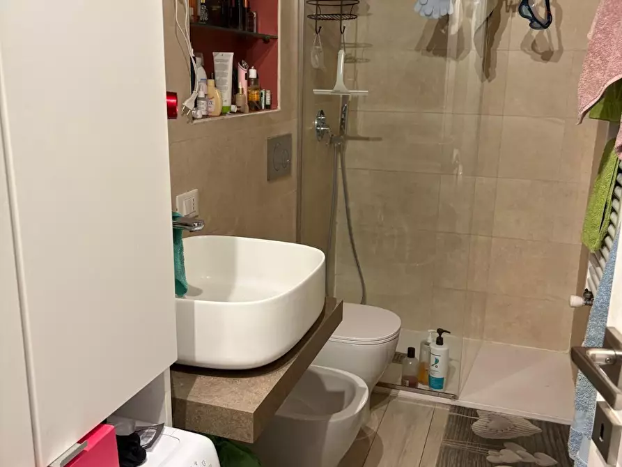 Immagine 5 di Appartamento in vendita  a Livorno