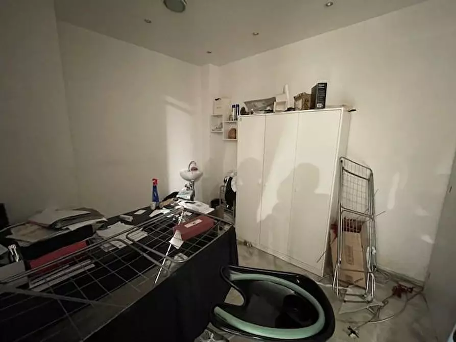 Immagine 3 di Locale commerciale in vendita  a Pontedera