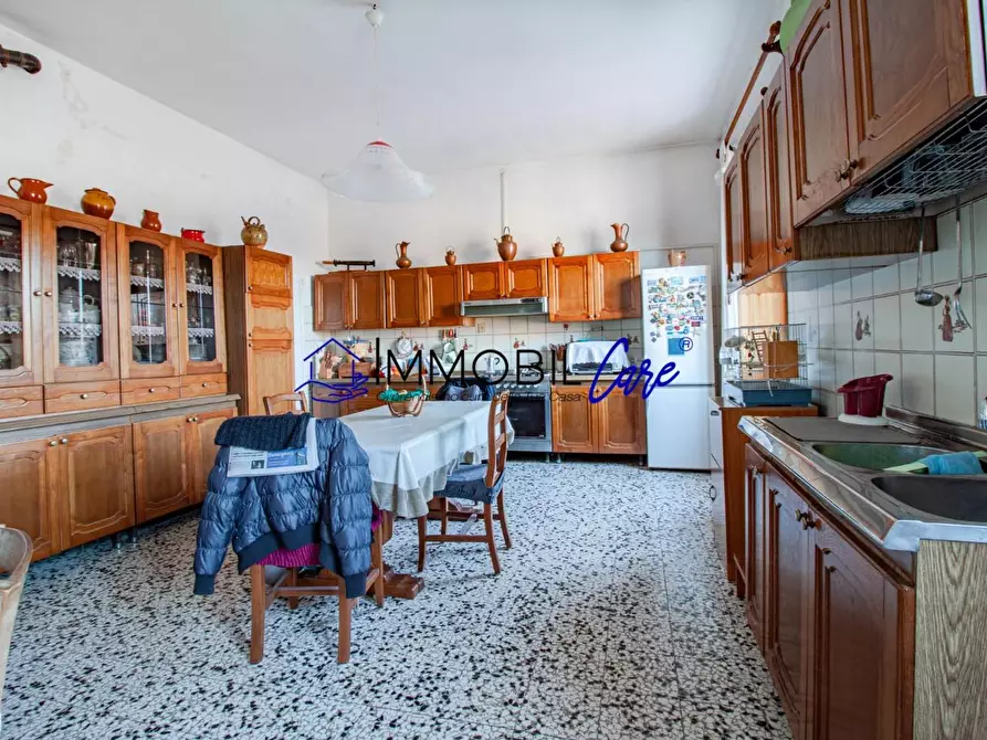 Immagine 3 di Appartamento in vendita  a Livorno