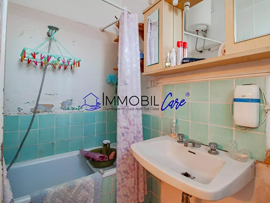 Immagine 15 di Appartamento in vendita  a Livorno