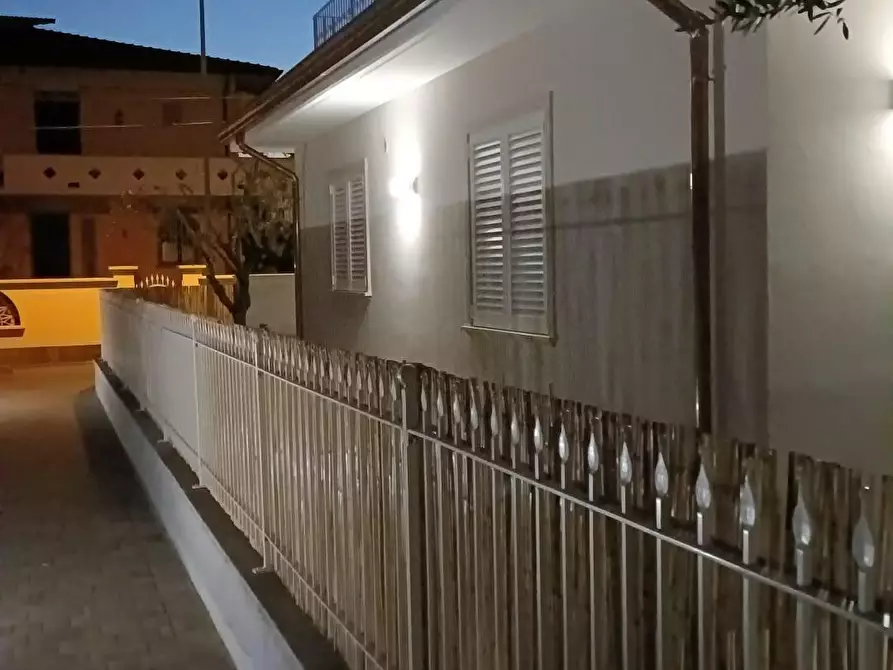 Immagine 22 di Villa in vendita  a Massa