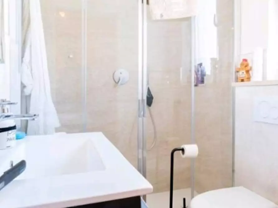 Immagine 10 di Villa in vendita  a Massa