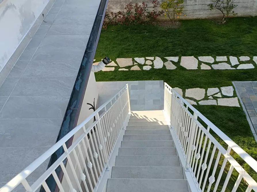 Immagine 16 di Villa in vendita  a Massa