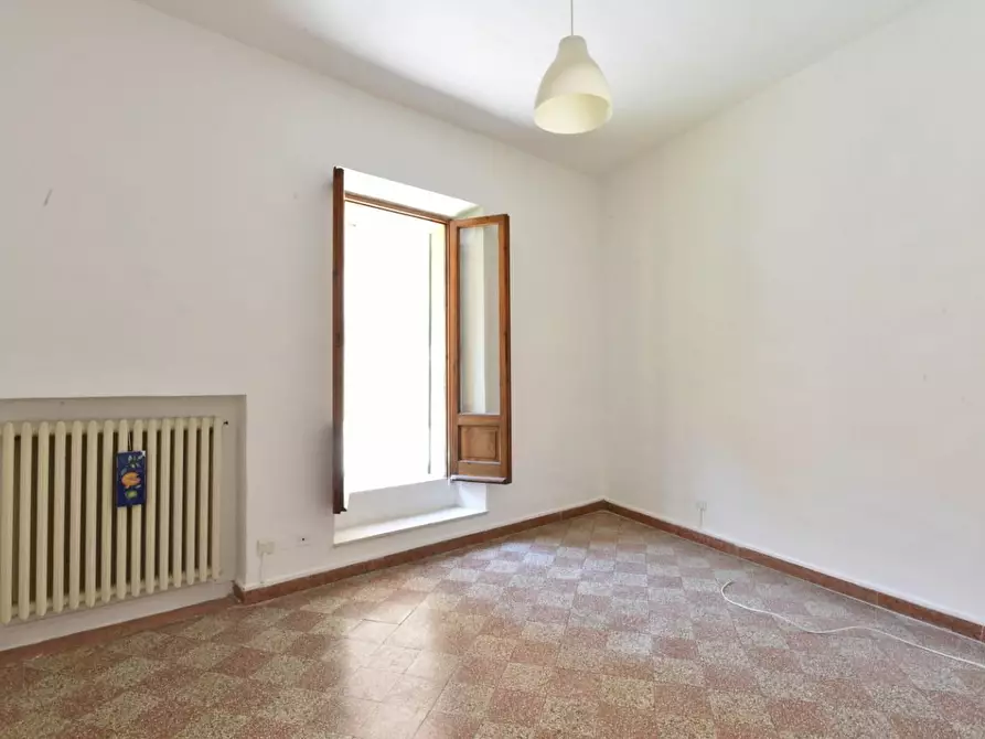 Immagine 5 di Appartamento in vendita  a Siena