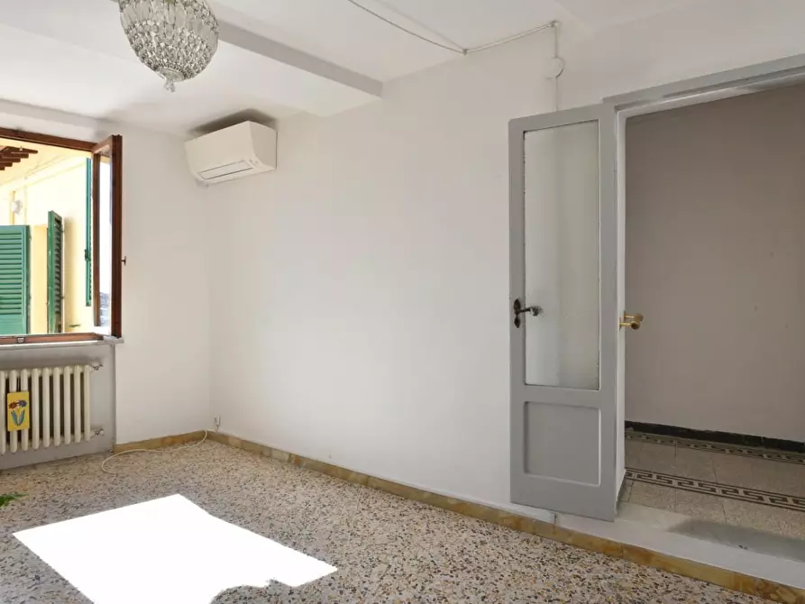 Immagine 4 di Appartamento in vendita  a Siena