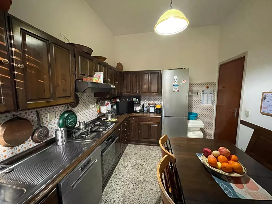 Immagine 2 di Porzione di casa in vendita  a Capannori