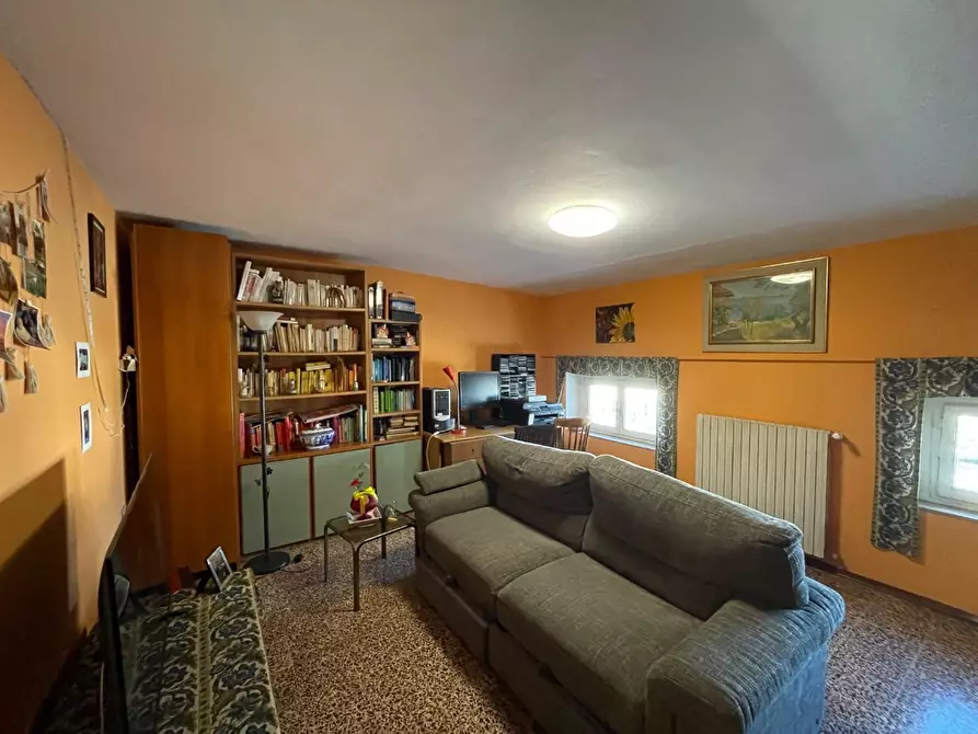 Immagine 13 di Porzione di casa in vendita  a Capannori