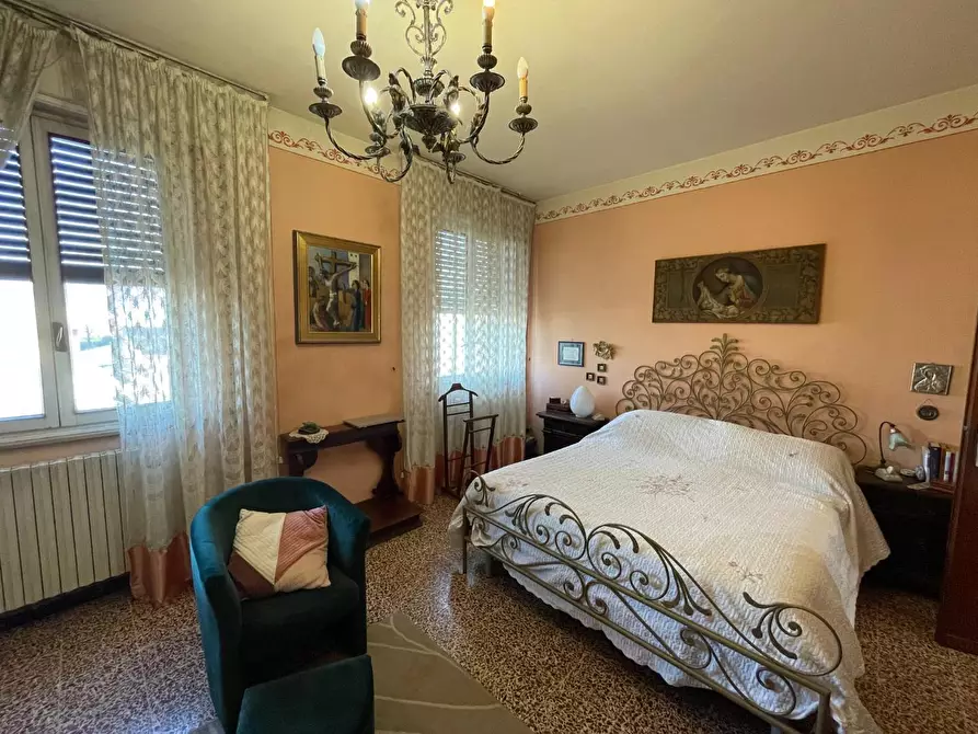 Immagine 8 di Porzione di casa in vendita  a Capannori