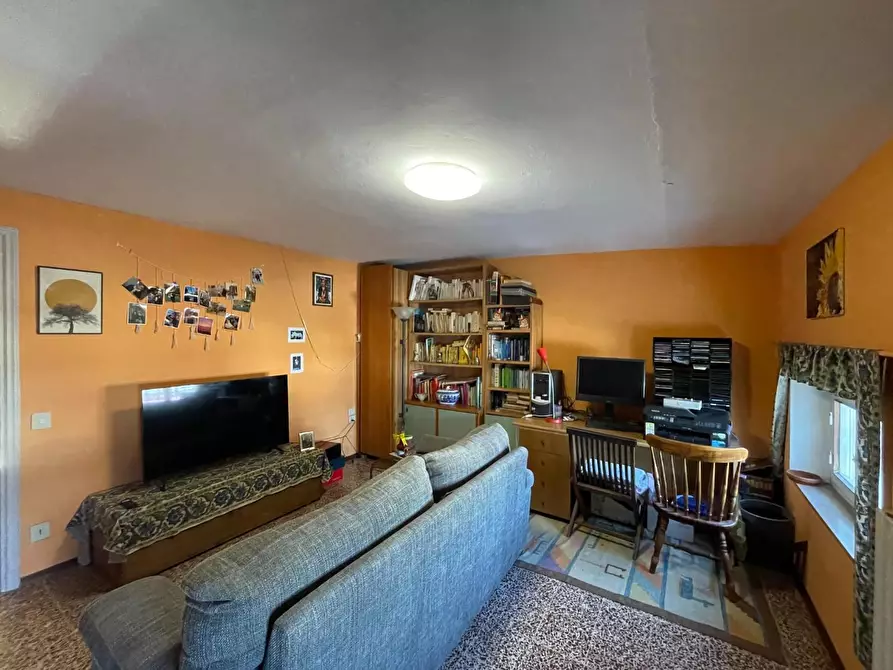 Immagine 14 di Porzione di casa in vendita  a Capannori