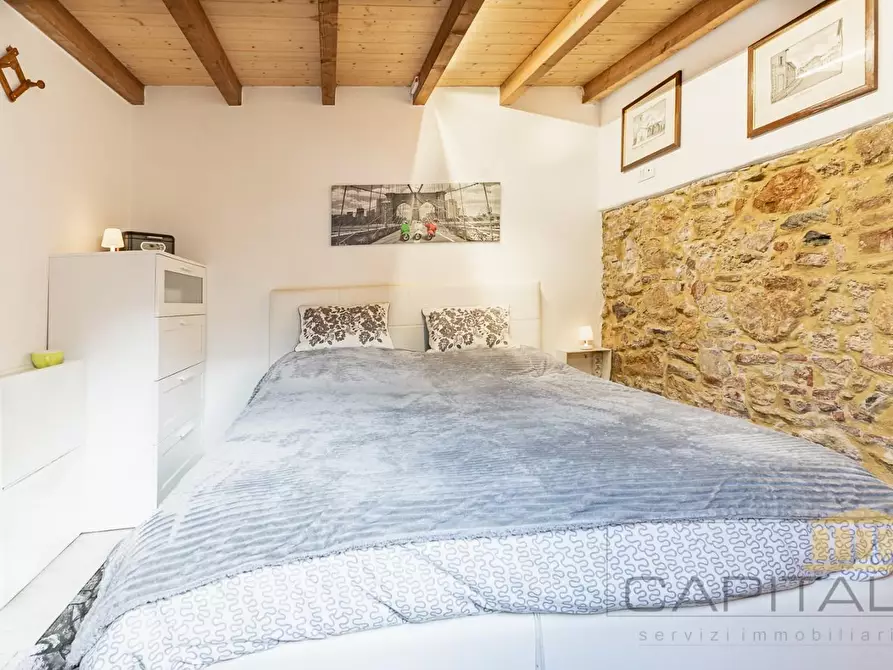 Immagine 11 di Villa in vendita  a Pisa