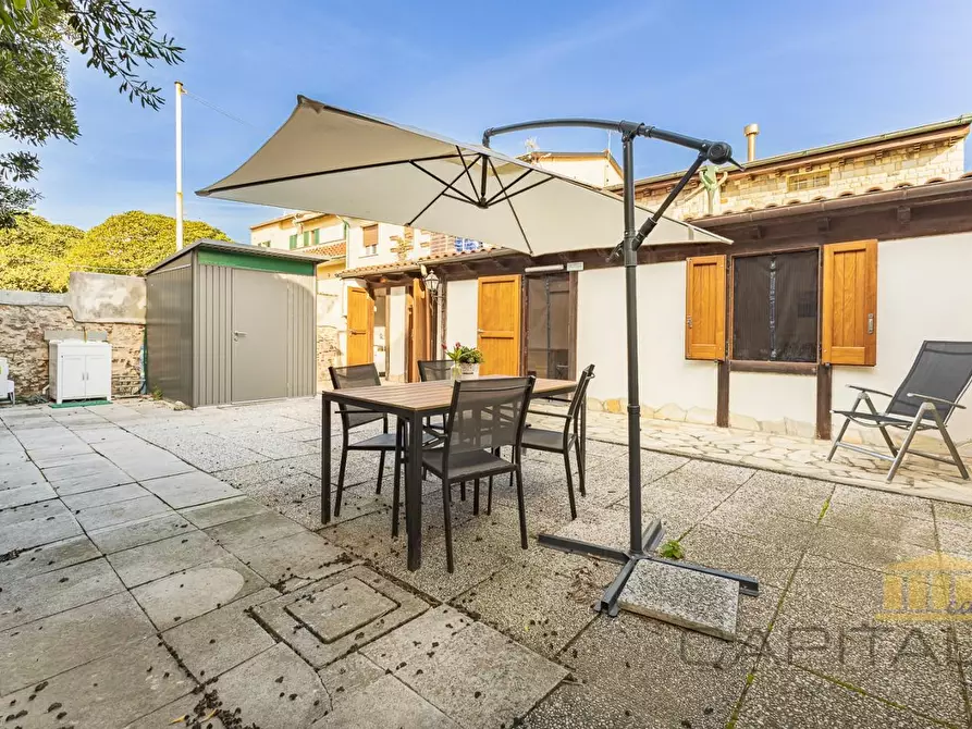 Immagine 15 di Villa in vendita  a Pisa