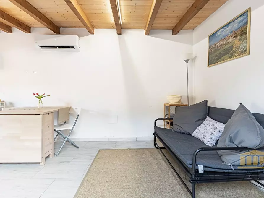 Immagine 2 di Villa in vendita  a Pisa