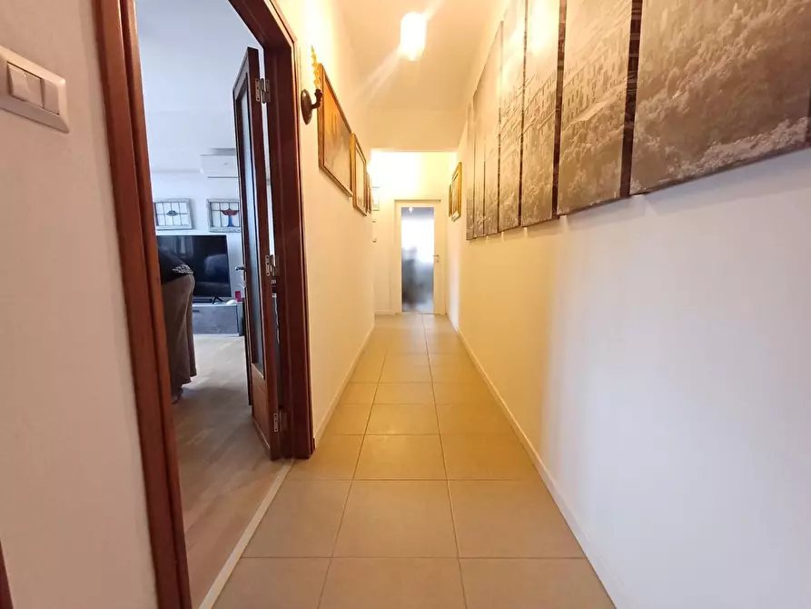 Immagine 12 di Appartamento in vendita  a Siena