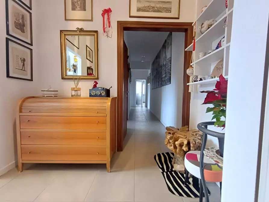 Immagine 11 di Appartamento in vendita  a Siena