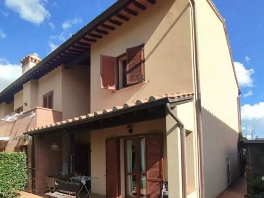 Immagine 1 di Villa in vendita  a Vicopisano