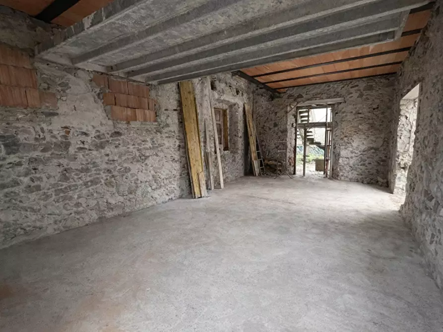 Immagine 6 di Villa in vendita  a Lucca