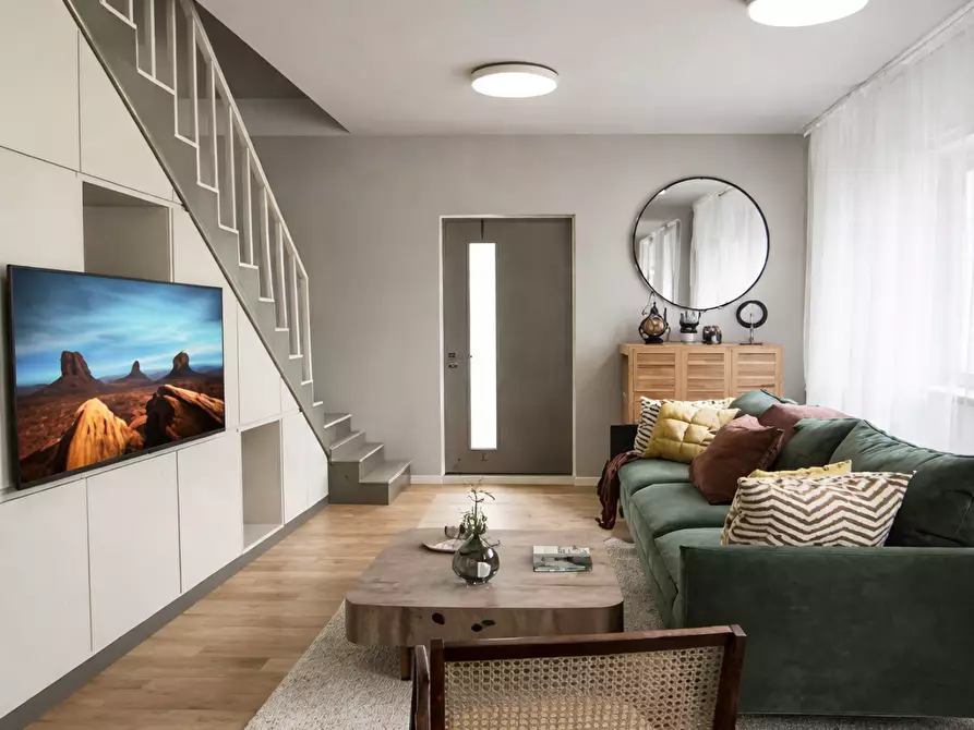 Immagine 3 di Villa in vendita  a Lucca