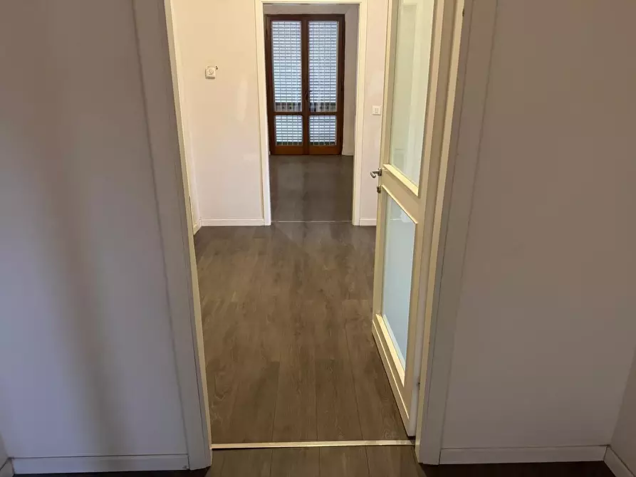 Immagine 5 di Ufficio in affitto  a Pontedera