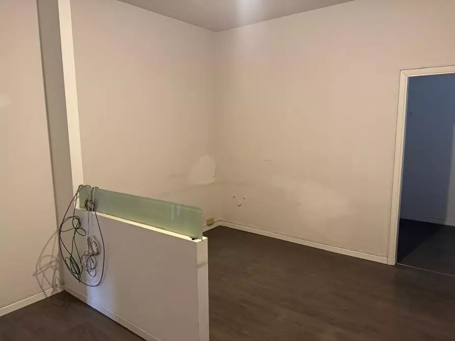 Immagine 12 di Ufficio in affitto  a Pontedera