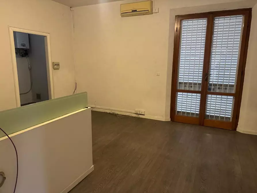 Immagine 7 di Ufficio in affitto  a Pontedera