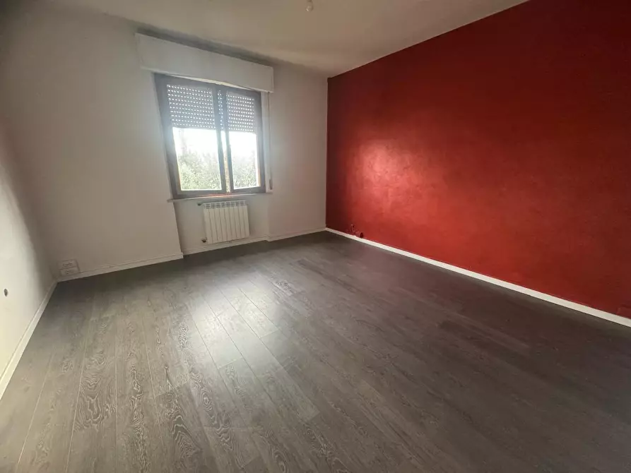 Immagine 11 di Ufficio in affitto  a Pontedera