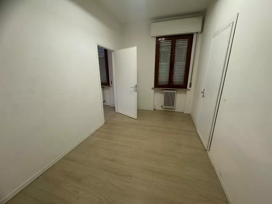 Immagine 3 di Ufficio in affitto  a Pontedera