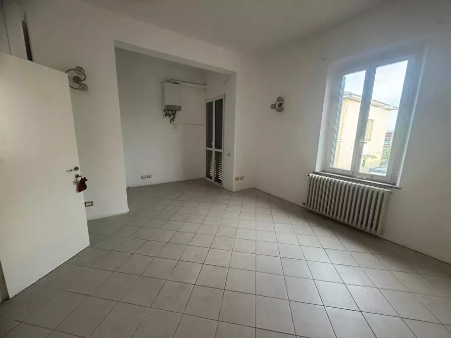 Immagine 1 di Ufficio in affitto  a Pontedera