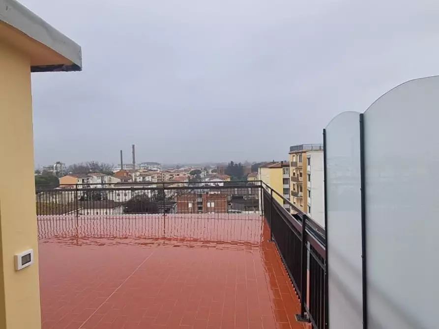 Immagine 25 di Mansarda in affitto  a Pisa