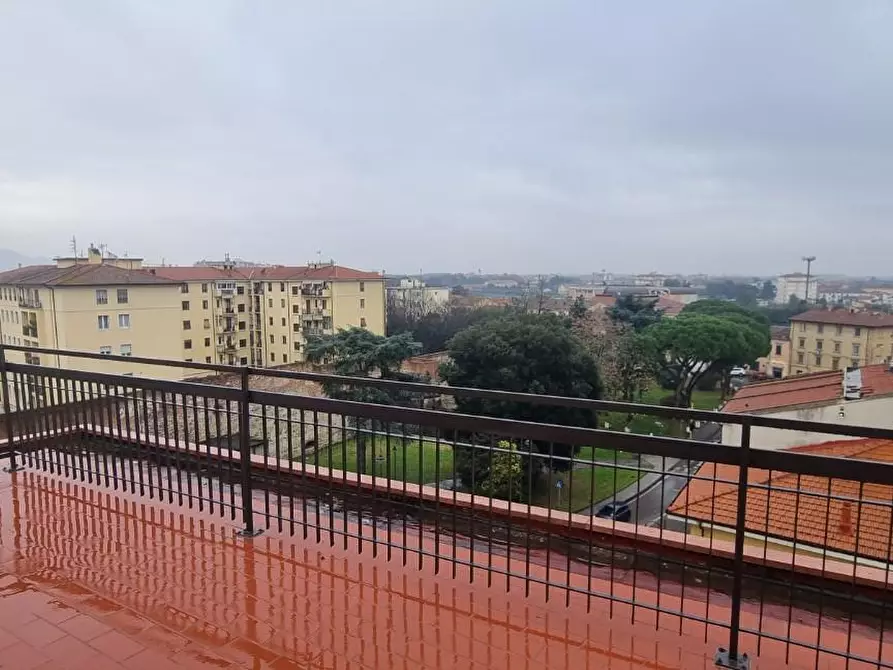 Immagine 24 di Mansarda in affitto  a Pisa