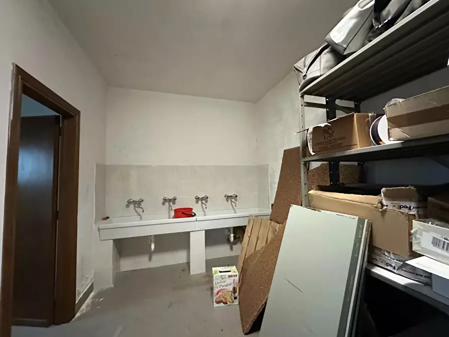 Immagine 6 di Attività artigianale in vendita  a Altopascio