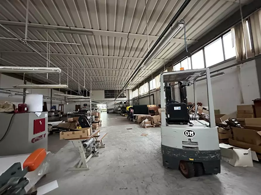 Immagine 3 di Attività artigianale in vendita  a Altopascio